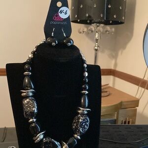 Paparazzi Black and Silver Necklace Set